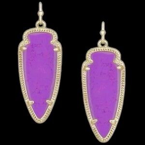 Kendra Scott Sky Arrowhead Gold Earrings in Neon Violet Magnesite